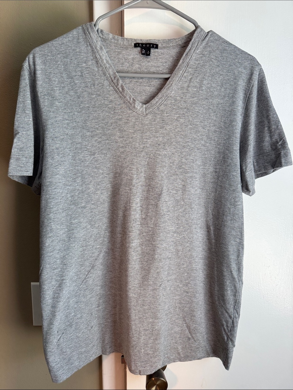 Theory Gaskell Pinnate Mini-Stripe V-Neck T-Shirt – Men’s Small